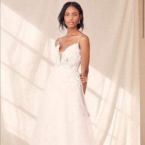 Wedding Dress NEW flower detail A line